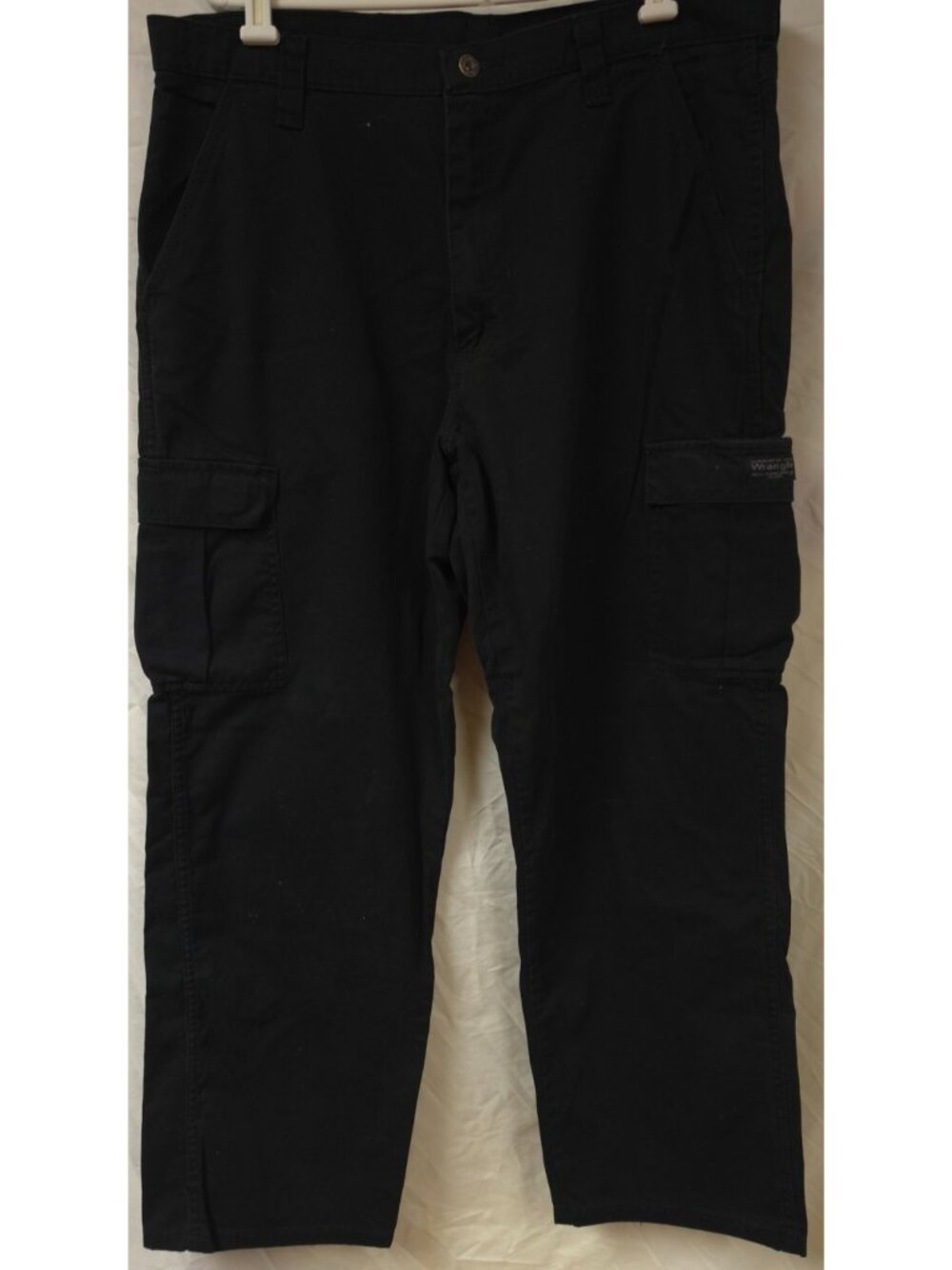 Wrangler Authentic Men's 36x32 Relaxed Fit Black Twill Cargo Work Hike Pants